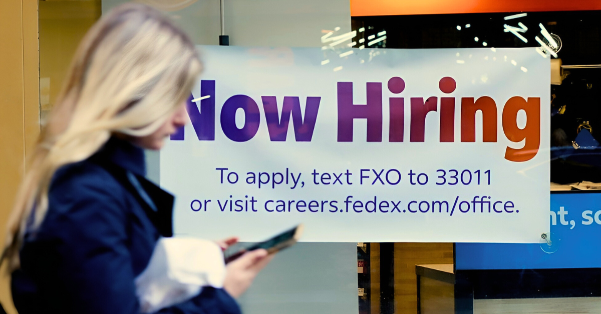 Os investidores aguardam as revisões preliminares dos dados trabalhistas dos EUA nesta quarta-feira e os possíveis cortes nas taxas de juros.